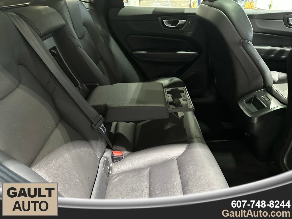 Used 2023 Volvo XC60 B5 Plus AWD/4WD image 20