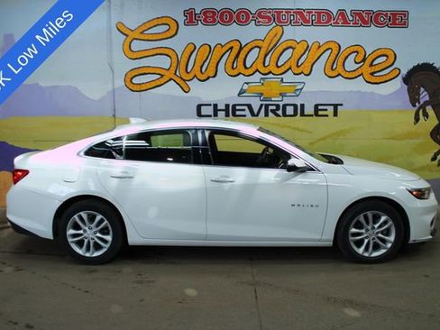 Used 2017 Chevrolet Malibu LT image 1