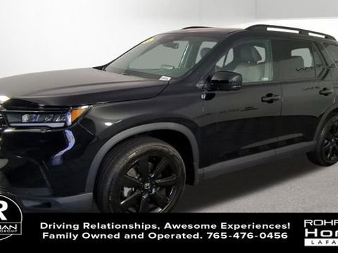 Used 2025 Honda Pilot Black Edition image 4