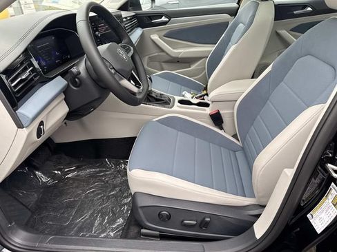 New 2025 Volkswagen Jetta SE FWD image 14