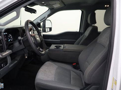 Certified 2025 Ford F250 XLT image 23