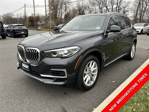 Used 2022 BMW X5 xDrive40i w/ Premium Package image 4