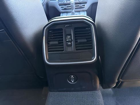 Used 2021 Porsche Macan image 27