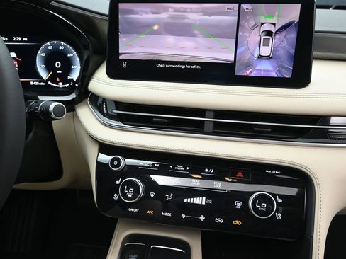 Certified 2023 INFINITI QX60 Luxe w/ Performance Audio Package AWD/4WD image 30