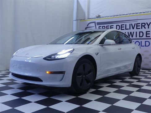 Used 2019 Tesla Model 3 Standard Range Plus image 3