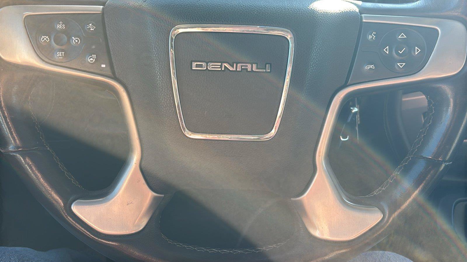 Used 2016 GMC Sierra 2500 Denali w/ Duramax Plus Package AWD/4WD image 27
