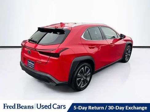 Used 2019 Lexus UX 200 w/ Premium Package FWD image 8