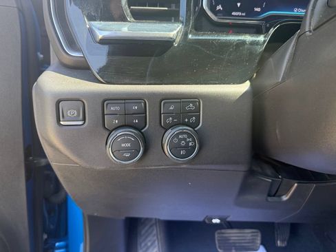 Used 2024 Chevrolet Silverado 1500 LT Trail Boss w/ LT Trail Boss Premium Package AWD/4WD image 40
