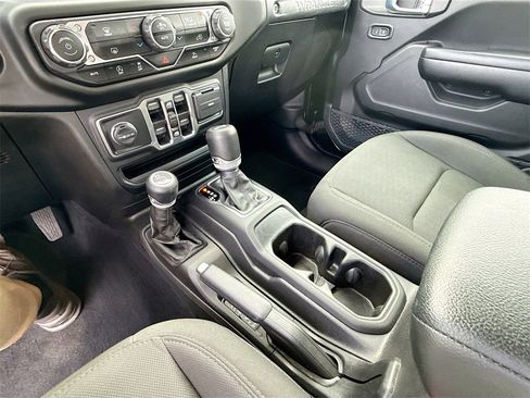 Used 2021 Jeep Wrangler Unlimited Willys image 18