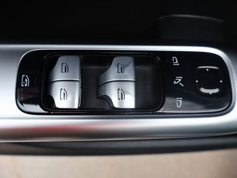Used 2025 Mercedes-Benz C 300 4MATIC Sedan image 36