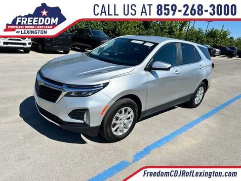 Used 2022 Chevrolet Equinox LT w/ LPO, Floor Liner Package AWD/4WD image 1