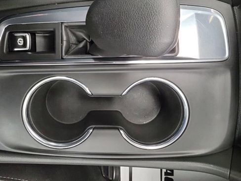 Used 2023 Chevrolet Equinox LS image 18