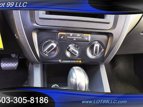 Used 2012 Volkswagen Jetta TDI FWD image 21