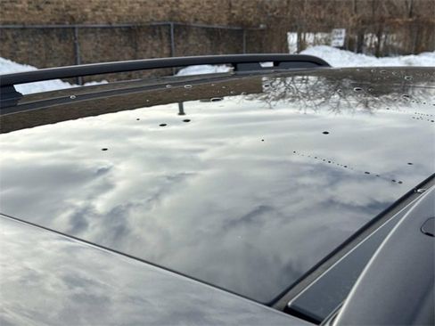 Used 2021 Jeep Renegade Latitude w/ Sun & Sound Group image 11