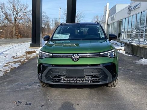 New 2026 Volkswagen Taos SE image 10