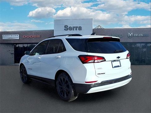 Used 2022 Chevrolet Equinox RS w/ Infotainment Package image 4