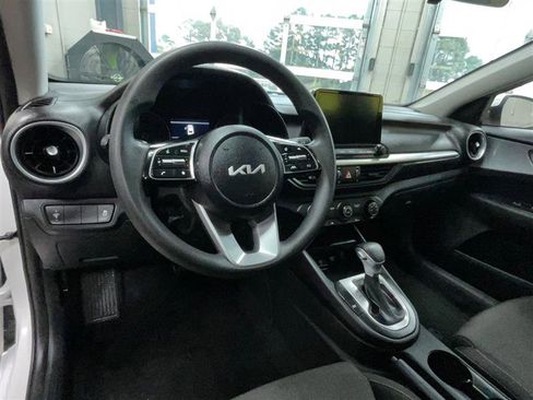 Used 2024 Kia Forte LXS image 13