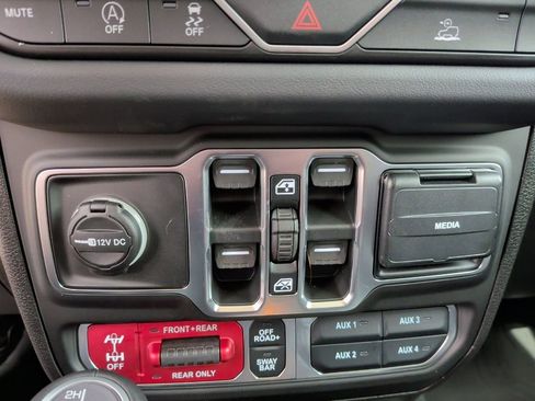 New 2026 Jeep Gladiator Rubicon w/ Steel Power Dome Hood Package image 32