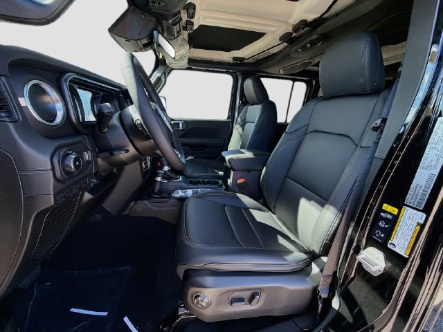 New 2027 Jeep Wrangler Unlimited Sahara AWD/4WD image 20