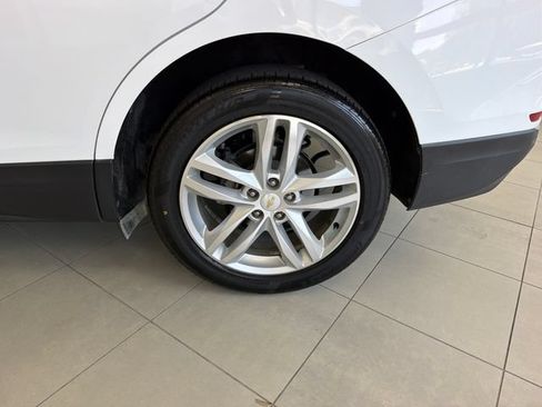 Used 2018 Chevrolet Equinox Premier FWD image 31