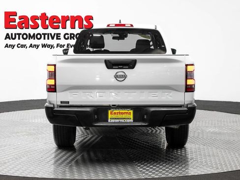 Used 2022 Nissan Frontier S RWD image 6