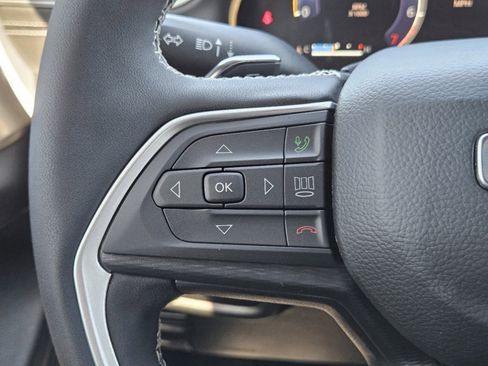 New 2025 Jeep Grand Cherokee Altitude image 29