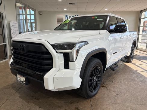 Used 2024 Toyota Tundra Limited AWD/4WD image 6
