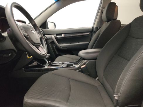 Used 2014 Kia Sorento LX image 17