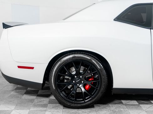 Used 2015 Dodge Challenger SRT Hellcat image 8