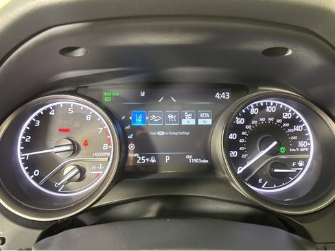 Used 2024 Toyota Camry SE image 5