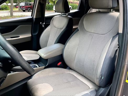 Used 2020 Hyundai Santa Fe SEL FWD image 18