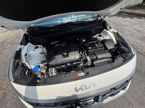 Used 2025 Kia Seltos S FWD image 30