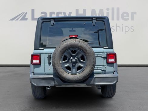 Used 2024 Jeep Wrangler Unlimited Sport AWD/4WD image 4