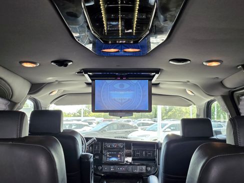Used 2017 Chevrolet Express 2500 RWD image 6