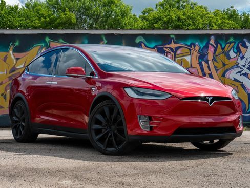 Used 2020 Tesla Model X Long Range AWD/4WD image 5