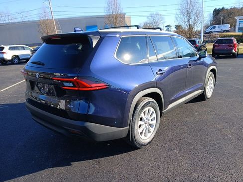 New 2026 Toyota Grand Highlander XLE image 3