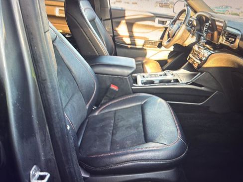 Used 2024 Ford Explorer ST-Line w/ Class IV Trailer Tow Package image 17