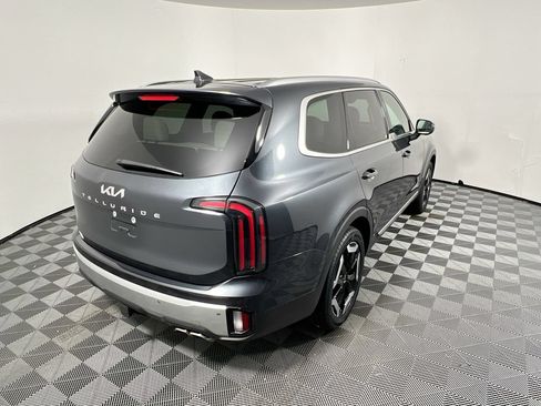 Certified 2024 Kia Telluride EX w/ EX Captain's Chair Package FWD image 3