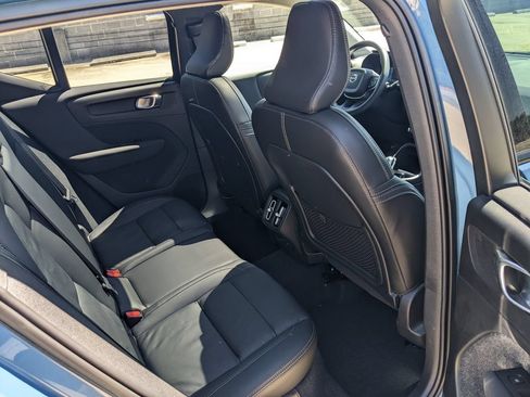 Certified 2024 Volvo XC40 B5 Plus w/ Climate Package AWD/4WD image 25