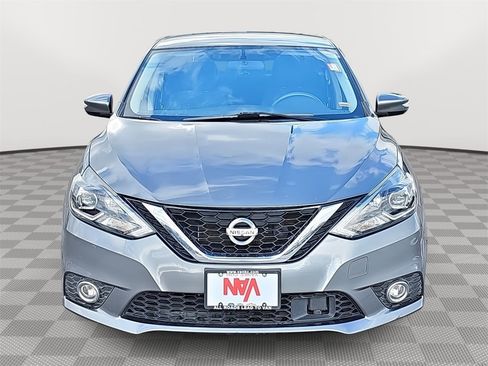Used 2019 Nissan Sentra SR image 2