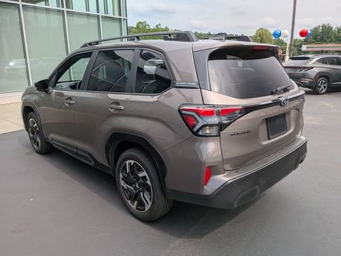 Used 2025 Subaru Forester Limited AWD/4WD image 5
