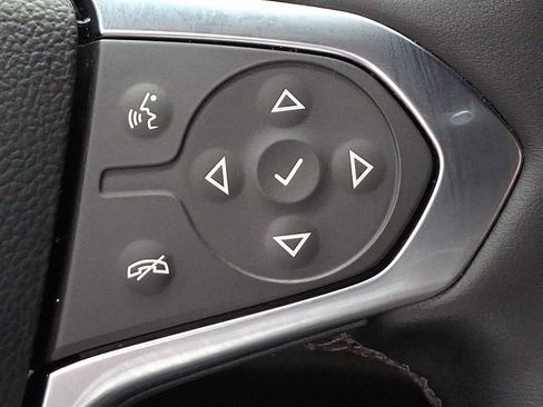 Used 2023 Chevrolet Traverse RS image 22