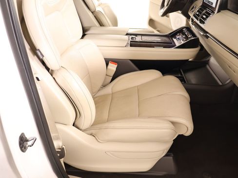 Used 2019 Lincoln Navigator Reserve AWD/4WD image 15
