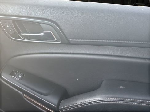 Used 2018 Chevrolet Suburban LT image 11