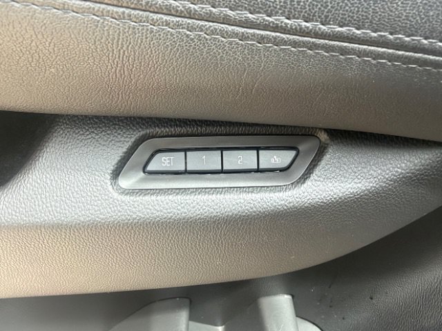 Used 2016 Cadillac Escalade Luxury AWD/4WD image 27