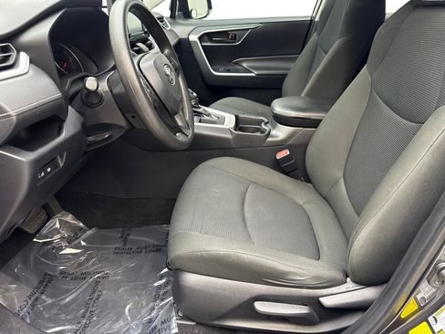 Used 2021 Toyota RAV4 LE FWD image 26