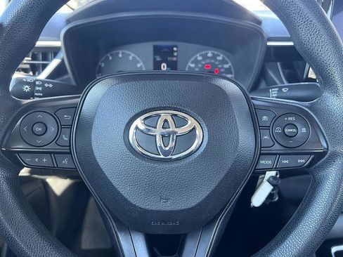 Used 2023 Toyota Corolla LE image 19