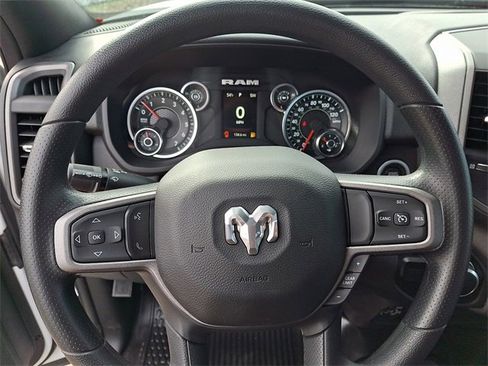 Used 2024 RAM 2500 Tradesman w/ Chrome Appearance Group image 17