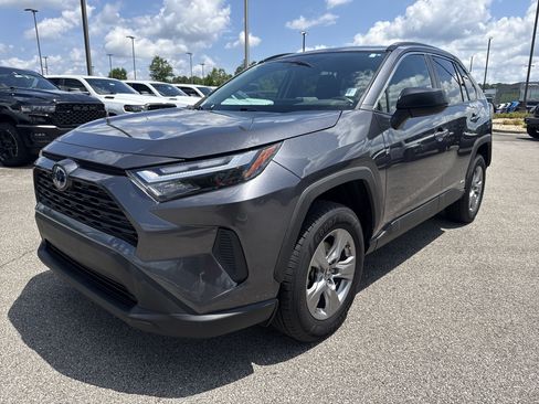 Used 2024 Toyota RAV4 LE AWD/4WD image 3