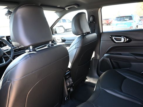 New 2026 Jeep Compass Latitude image 21